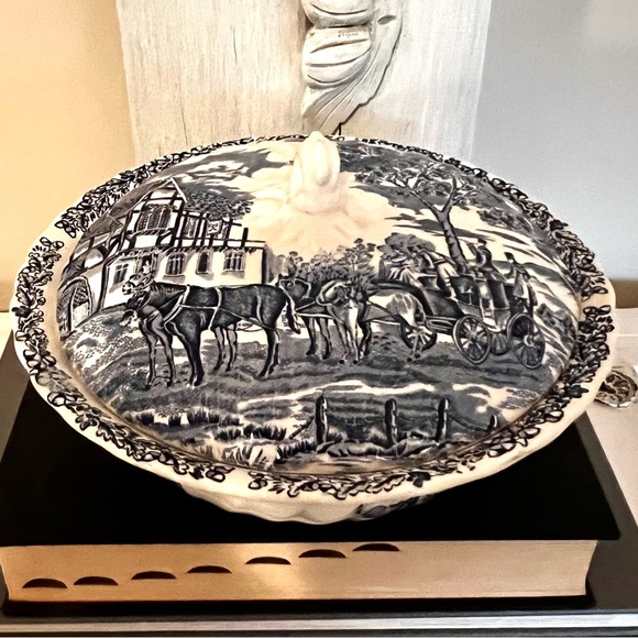 Vintage Myott “Royal Mail” Staffordshire England, Covered Vegetable Bowl - Picture 8 of 12